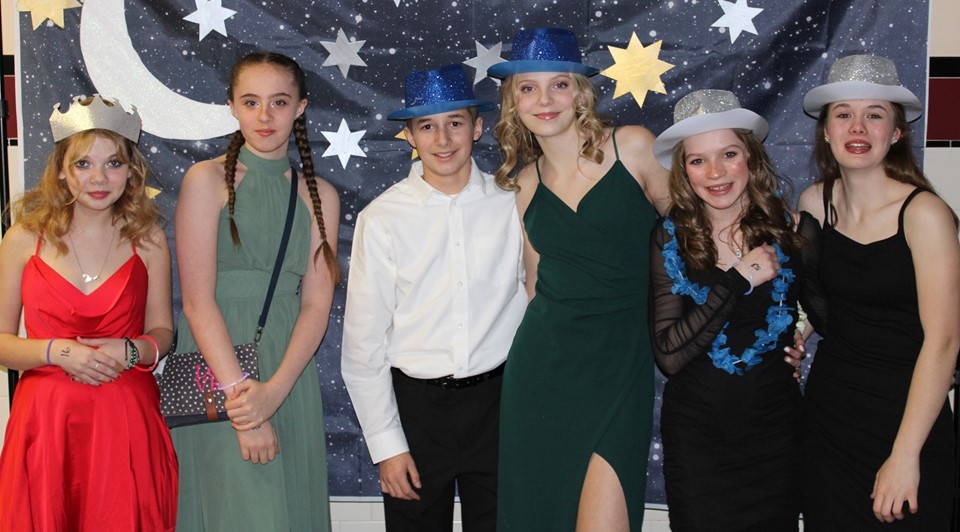 Students at dance (2/2023)