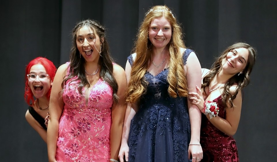 Prom Night Promenade group (4/2023) 